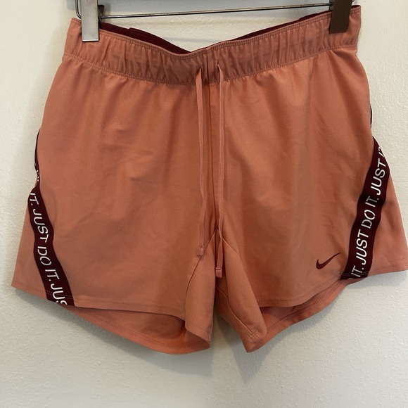 Nike‎ Womens Dri Fit Signature Just Do It Training Shorts Pink Quartz Size Small - Picture 1 of 7